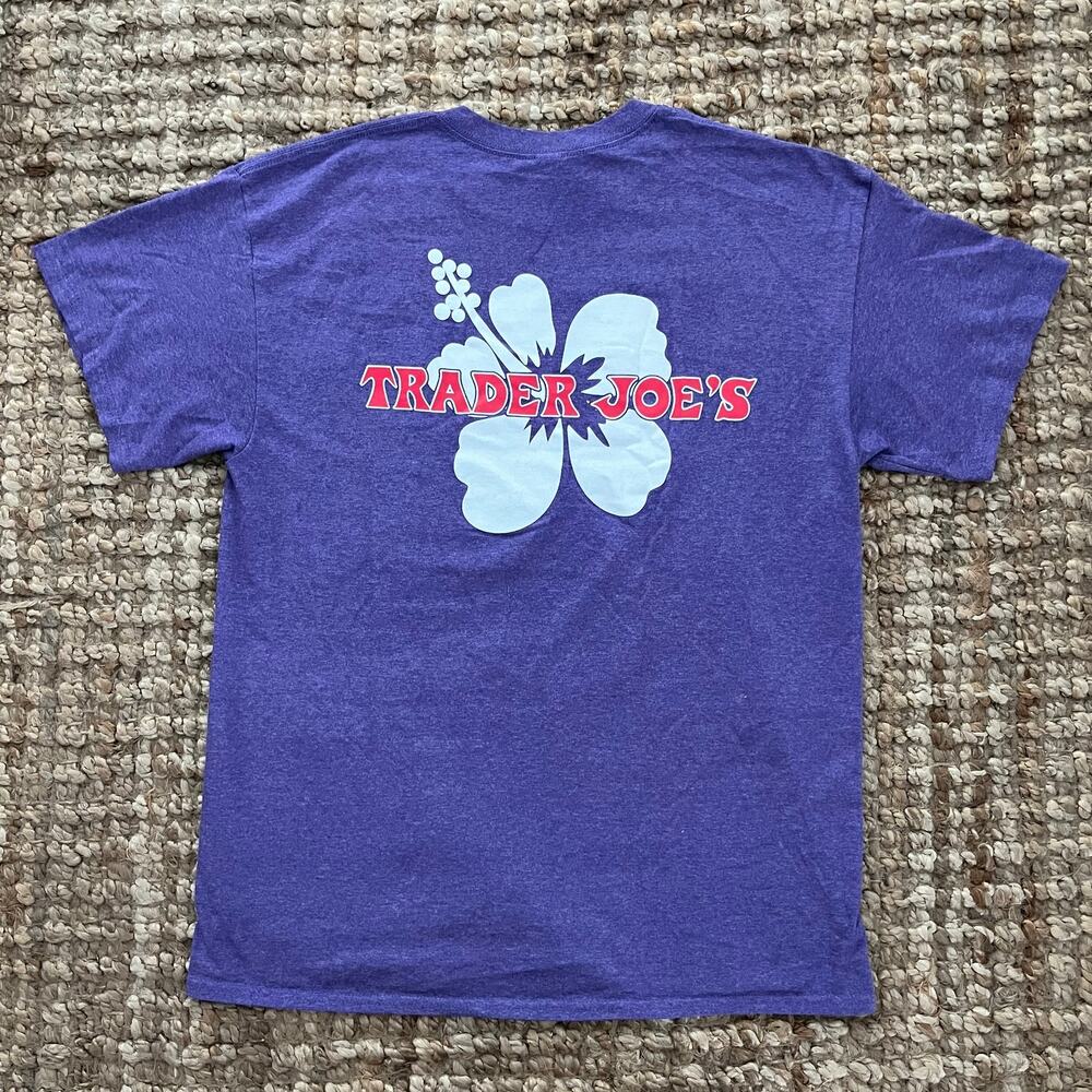 Trader Joe’s Hibiscus Logo Tee Purple Heather Men’s Large Graphic T-Shirt EUC